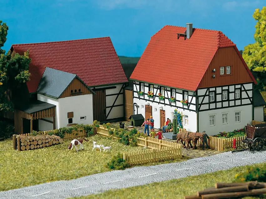 Auhagen 11350 - H0-Kleines Gehöft