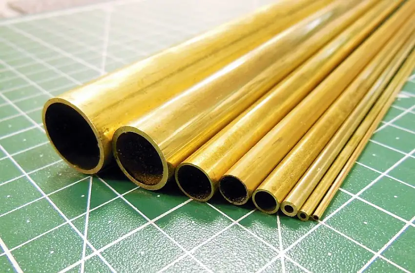 1,0mm x 0,6mm x 0,2mm x 1000mm Messingrohr