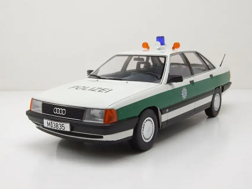Audi 100 C3 1989 weiß grün Polizei Modellauto 1:18 Triple9