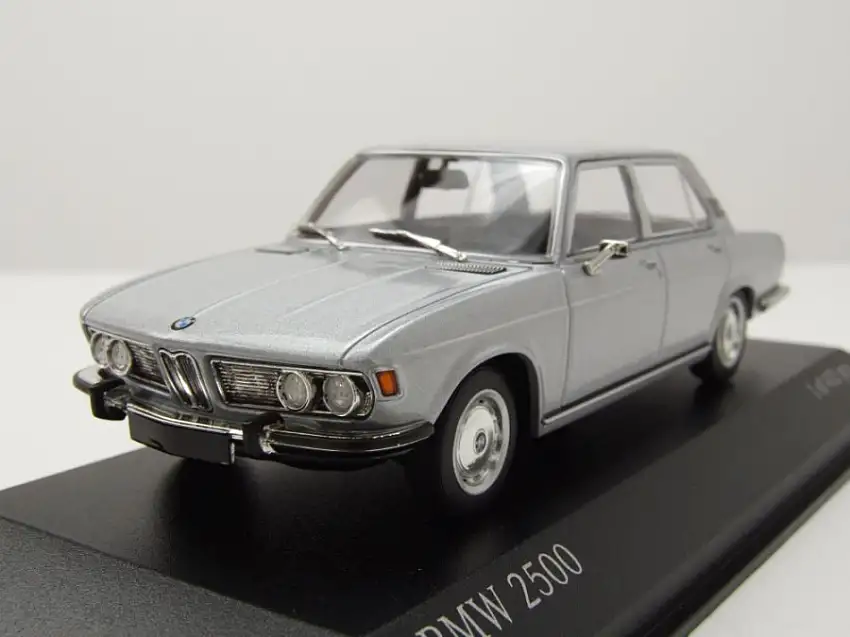 BMW 2500 E3 1968 silber Modellauto 1:43 Minichamps