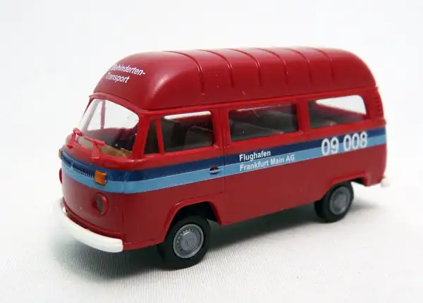 Brekina VW T2 Hochdach Kombi Flughafen Frankfurt Main AG, Behinderten-Transport, #33812
