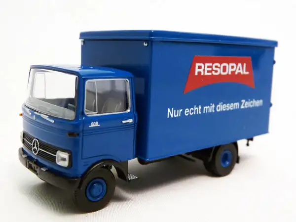 Brekina Mercedes-Benz MB LP608 Koffer "Resopal", #48540