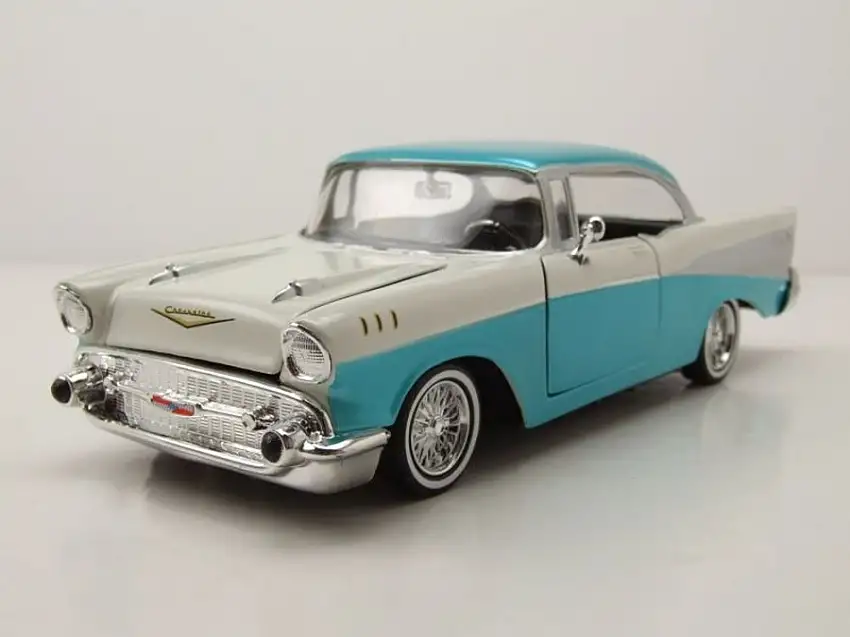Chevrolet Bel Air 1957 türkis weiß Modellauto 1:24 Motormax