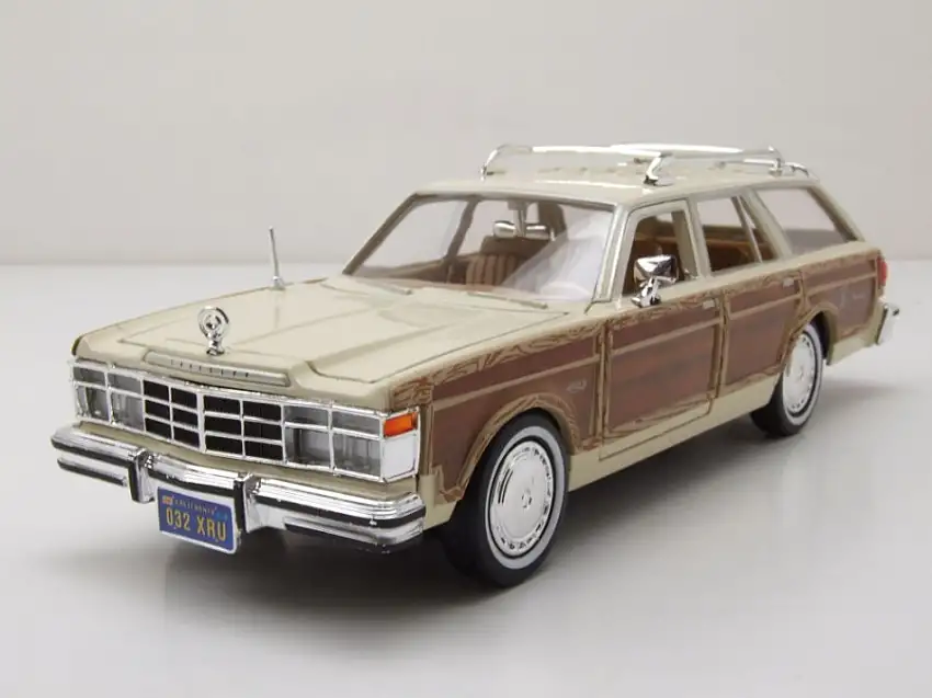 Chrysler Le Baron Town & Country Wagon 1979 beige braun Modellauto 1:24 Motormax