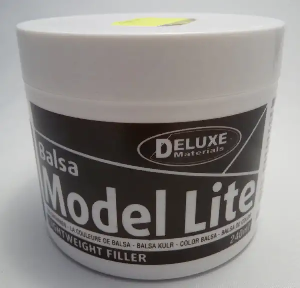 Deluxe Materials Balsa Model Lite Leichtspachtel / Leichtfüller balsafarben 240 ml. #BD6