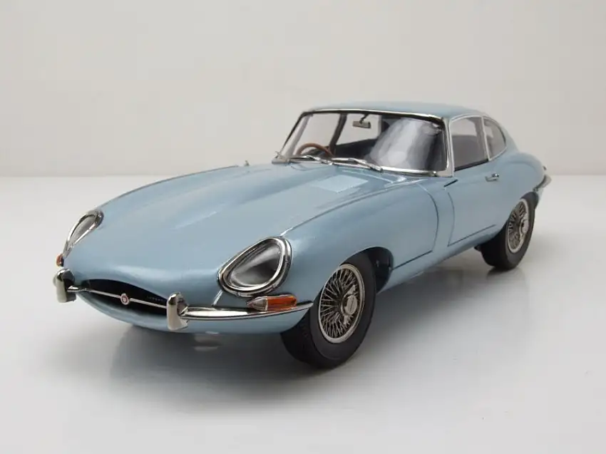 Jaguar E-Type RHD 1961 silberblau Modellauto 1:18 Kyosho