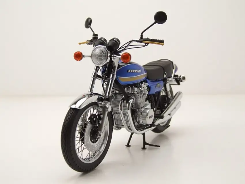 Kawasaki 900 Z1 Super 4 1972 blau metallic Modellmotorrad 1:12 Minichamps