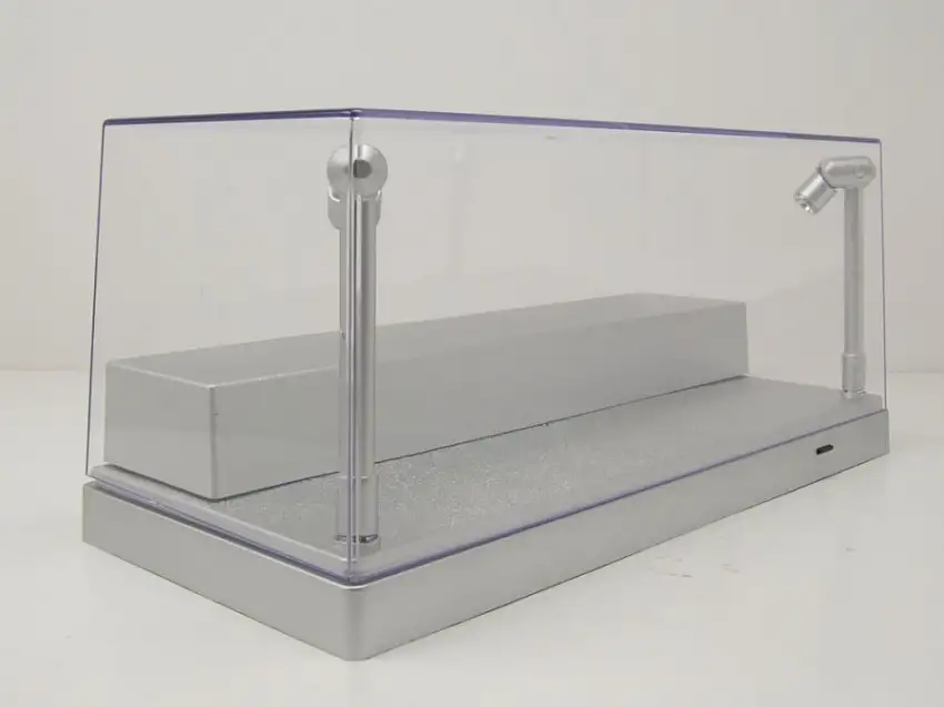 Klarsichtbox Vitrine mit LED-Beleuchtung silber für 1:43 oder 1:24 Modelle Triple9