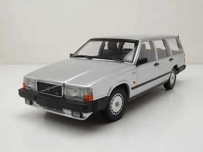 Volvo 740 GL Break Kombi 1986 silber Modellauto 1:18 Minichamps
