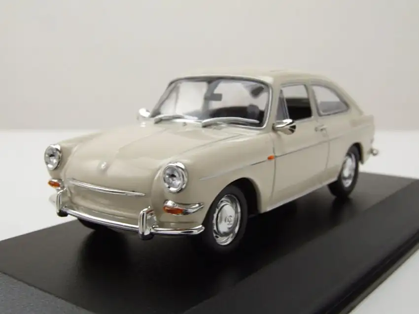 VW 1600 TL 1966 creme Modellauto 1:43 Maxichamps