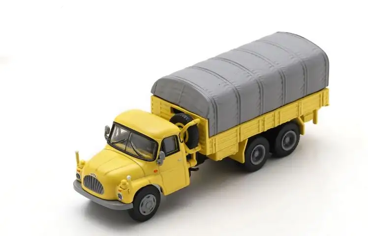 Schuco 452678600 - 1:87-Tatra T138 flatbed truck yellow