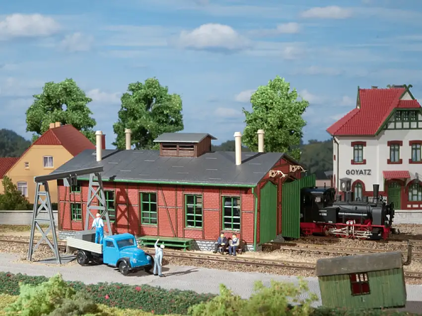 Auhagen 11355 - H0m/e-Lokschuppen für Schmalspurbahnen