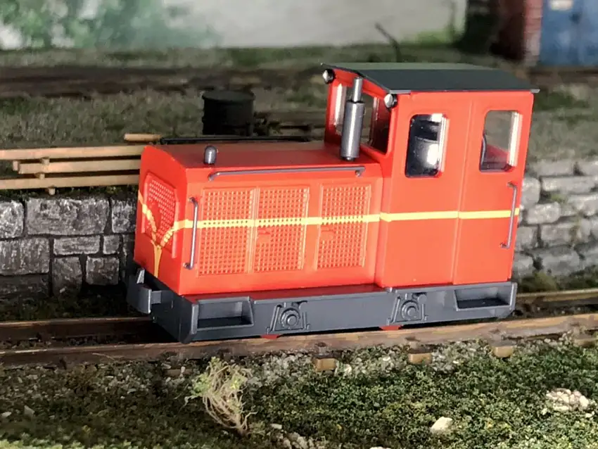 Minitrains 2081 - H0e-Schöma Diesellok, rot