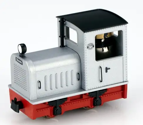 Minitrains 5011 - H0e-Gmeinderlok, silber-grau