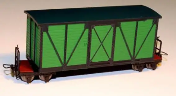Minitrains 5147 - H0e-Kastenwagen, grün