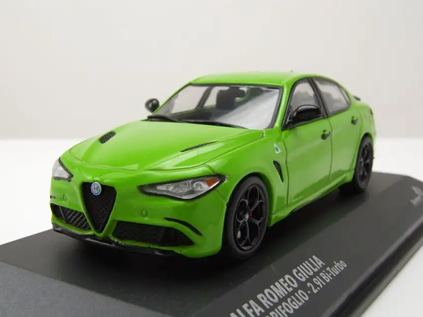 Alfa Romeo Giulia Quadrifoglio 2020 grün Modellauto 1:43 Solido