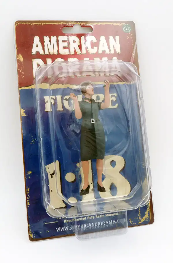 American Diorama "50s Style im Bleistiftkleid" Rockabella / Pin Up Figur 1:18, #AD-38154