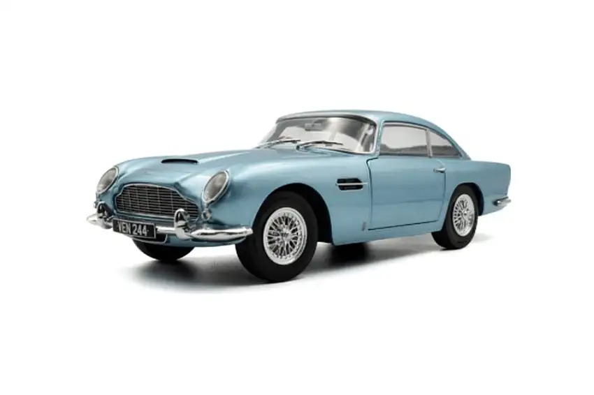 Aston Martin DB5 RHD 1964 hellblau metallic Modellauto 1:18 Solido