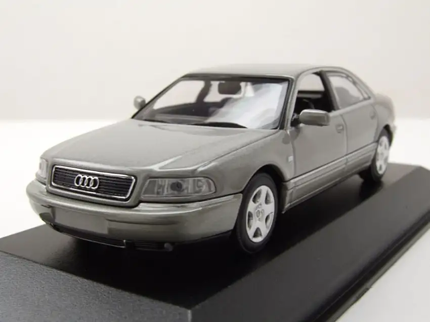 Audi A8 1999 silber Modellauto 1:43 Maxichamps