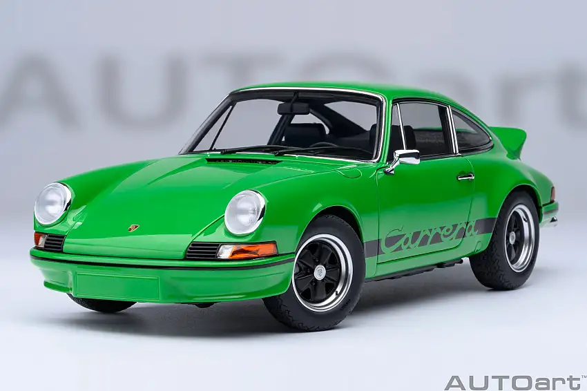 Autoart Porsche 911 Carrera RS 2.7 viper green / black stripes, #78034