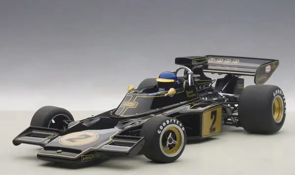 Autoart Team Lotus Type 72E Grand Prix 1973, #2 Ronnie Peterson (mit Fahrerfigur im Cockpit) #87330