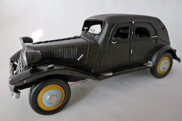 Metallmodell Citroen Traction Avant 1947-55, #37869