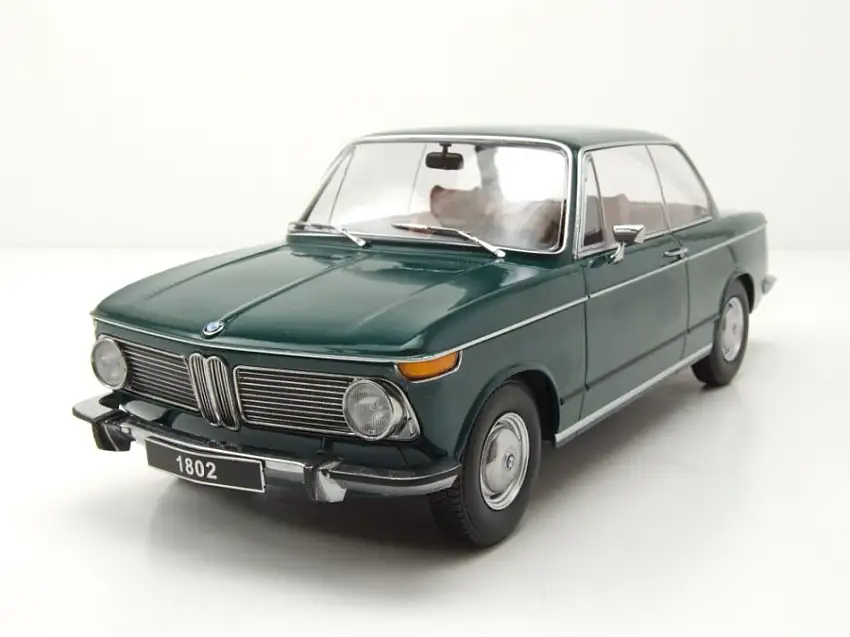 BMW 1802 1.Serie Facelift 1971 dunkelgrün Modellauto 1:18 KK Scale