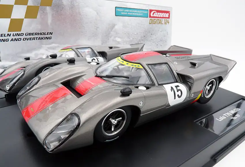 Carrera Digital 124 #20023957 Lola T70 MkIIIb Segimon Vintage Racing "No.15"