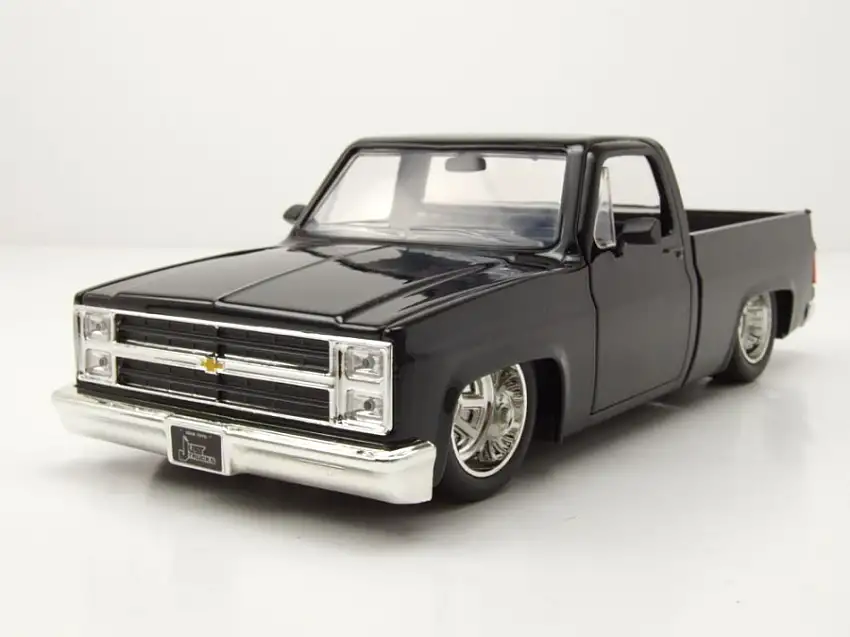 Chevrolet C-10 Pick Up 1985 schwarz mit Minilite Felgen Modellauto 1:24 Jada Toys