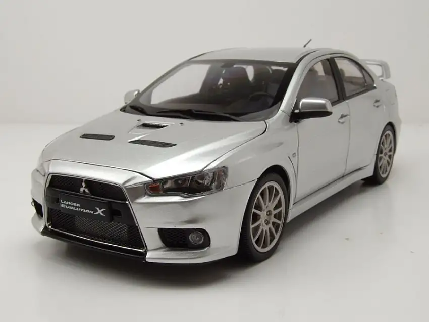 Mitsubishi Lancer Evo X silber Modellauto 1:18 Sun Star