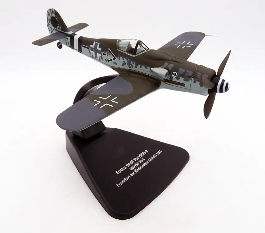 Oxford Focke-Wulf Fw 190D-9 Werk-Nr. 600150 JG-4, Frankfurt / Rhein-Main Flugplatz 1945, #AC113S