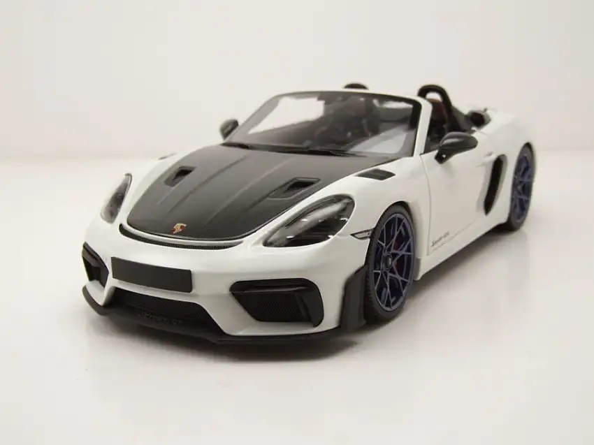 Porsche Spyder RS Weissach Package 2024 weiß Modellauto 1:18 Minichamps